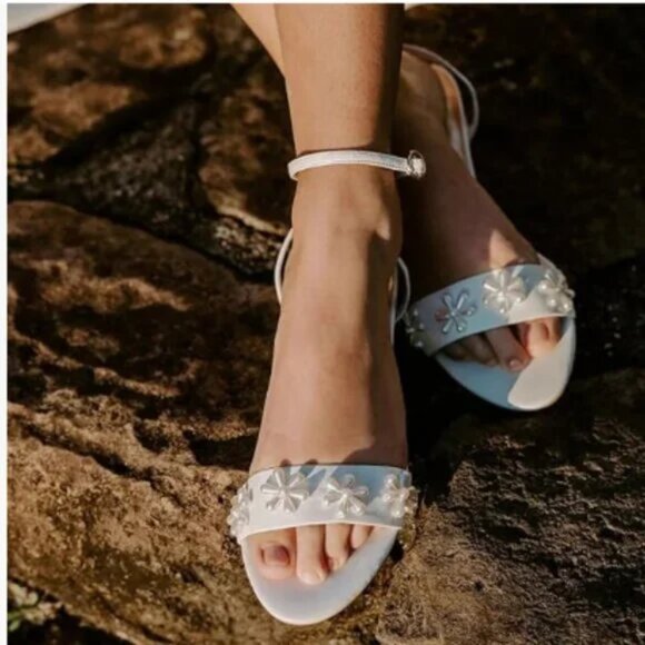 XYD White Pearl Flower Bridal Chunky Sandal Ankle Strappy Open Toe Circular Shoe - Picture 1 of 8